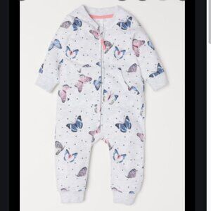 5 for $10  H&M pyjama 4-6m one piece nay girl sleeper